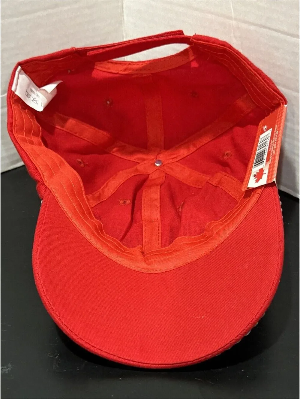 Canada Sparkling Faux Diamonds Niagara Falls Maple Leaf Red Baseball Cap